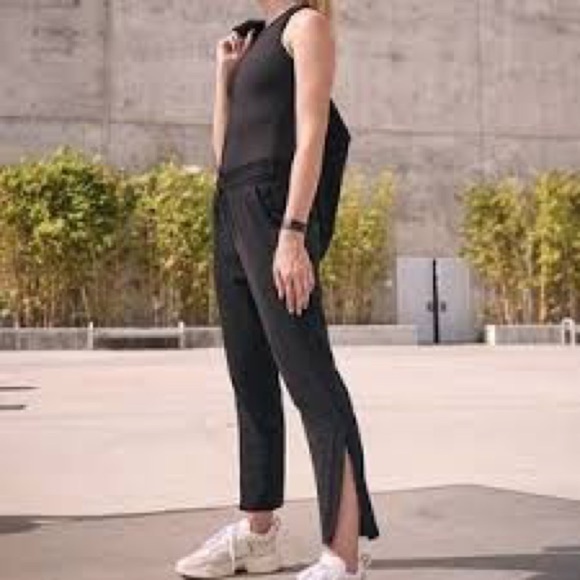 Athleta Metropolis Straight Leg Pant Black size 4